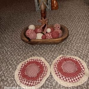 Primitive Rag Flower And Dough Bowl Rag Balls..these Are So Pretty.